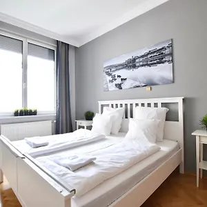 Standerd By Hi5 - Lovag Family Apartment Budapest